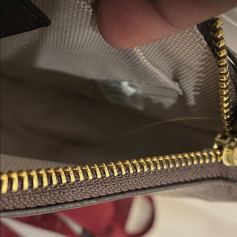 Gucci Brown and Tan GG Shoulder Bag - Picture 6 of 11